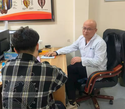荆门市|男科医师高朋磊：守护男性健康，专业男科诊疗